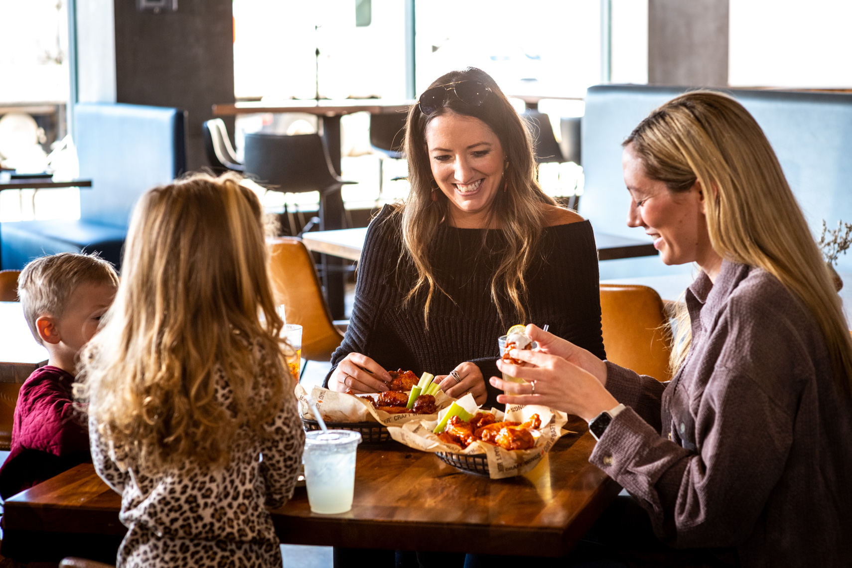 Laura-Chase-de-Formigny-Buffalo-Wing-Factory-7