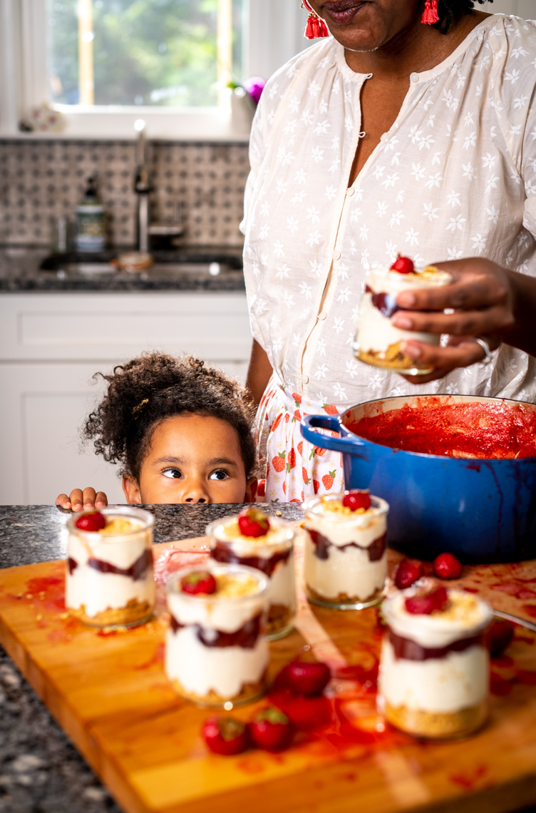 Laura-Chase-de-Formigny-Strawberry-Picking-26